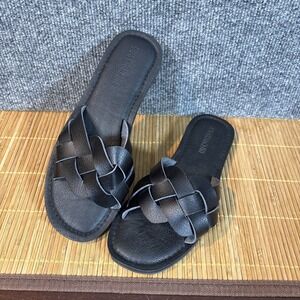 CUSHIONAIRE‎ Women Black Winnie Woven One Band Sandal 6M